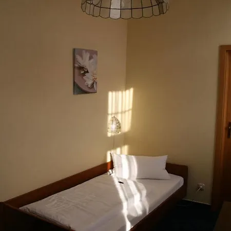 Landgasthof & Krone Eischleben Otel Ichtershausen